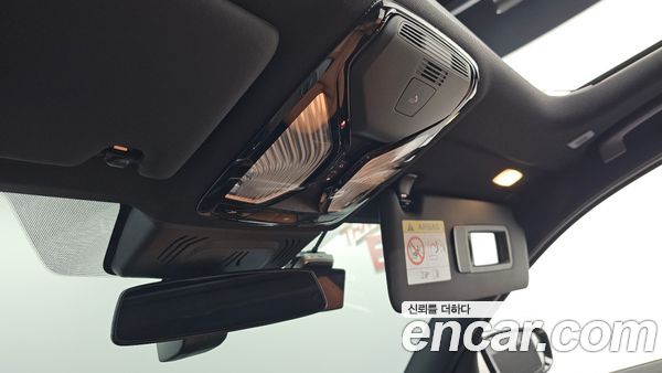 BMW 3 Series 2025, фото 30