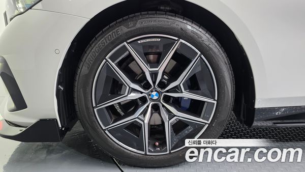 BMW 5 Series 2026, фото 4