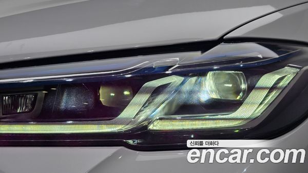 BMW 5 Series 2023, фото 8