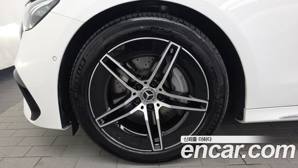 Mercedes-Benz E-Class 2026, фото 5