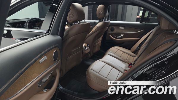 Mercedes-Benz E-Class 2021, фото 16