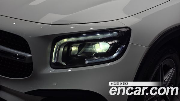 Mercedes-Benz GLB 2021, фото 8