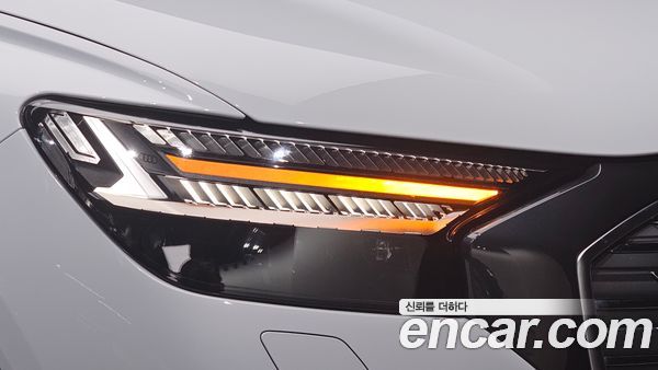 Audi Q4 e-tron 2022, фото 8