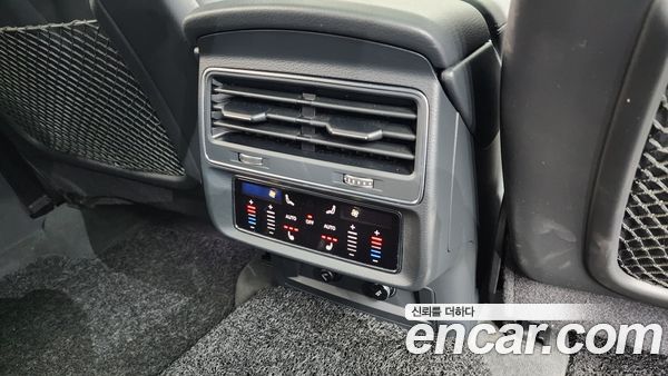Audi Q7 2021, фото 31