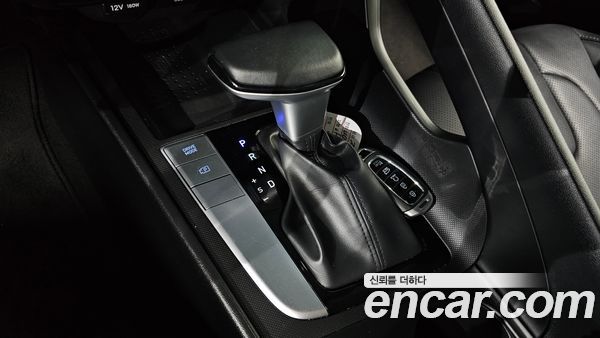 Hyundai Elantra 2023, фото 12