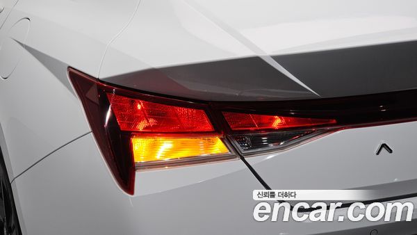 Hyundai Elantra 2023, фото 9