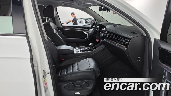 Volkswagen Touareg 2021, фото 16