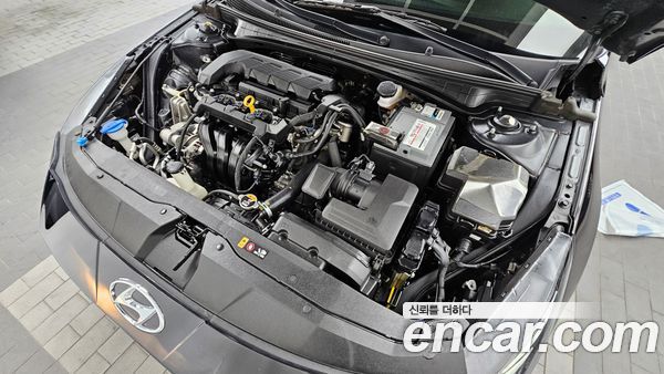 Hyundai Elantra 2023, фото 6