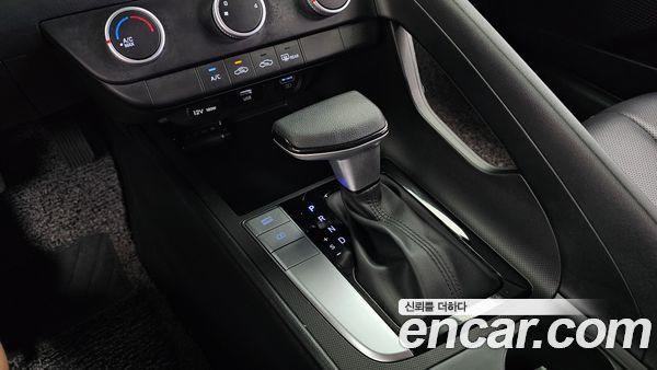 Hyundai Elantra 2023, фото 12