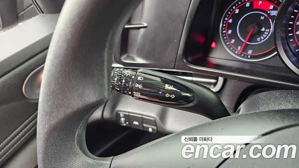 Hyundai Elantra 2023, фото 29