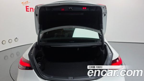 Mercedes-Benz E-Class 2022, фото 26
