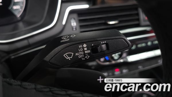 Audi A4 2021, фото 31