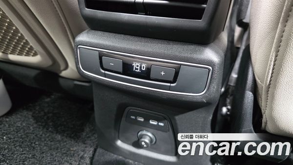 Audi Q4 e-tron 2023, фото 31