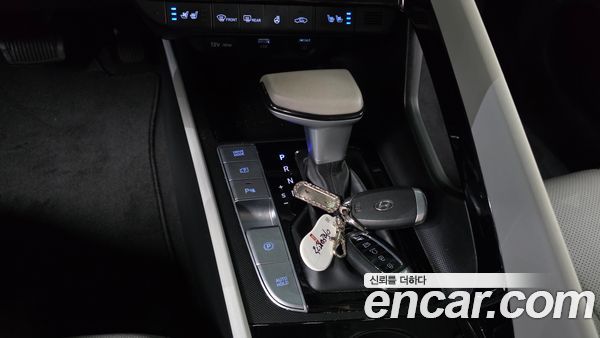 Hyundai Elantra 2023, фото 9