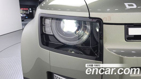 Land Rover Defender 2023, фото 7