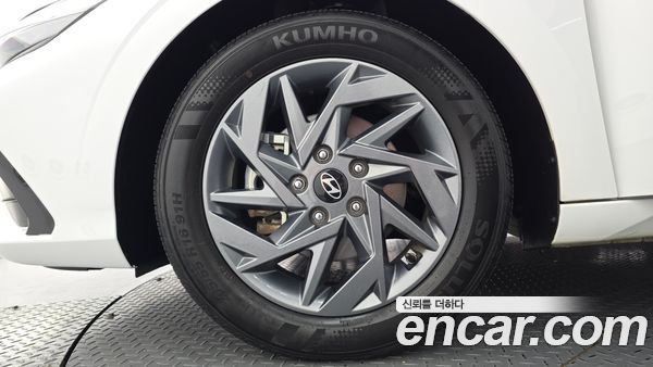Hyundai Elantra 2024, фото 5
