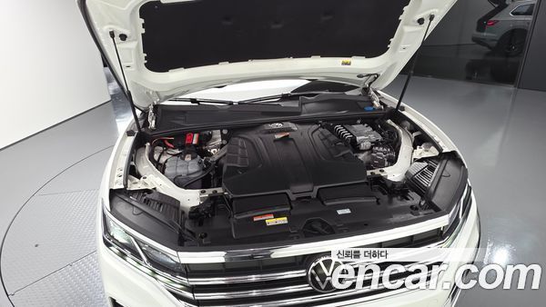 Volkswagen Touareg 2023, фото 5