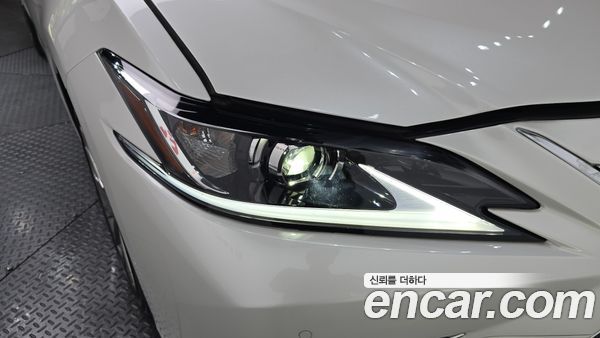 Lexus ES 2023, фото 8