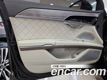 Audi A8 2023, фото 14