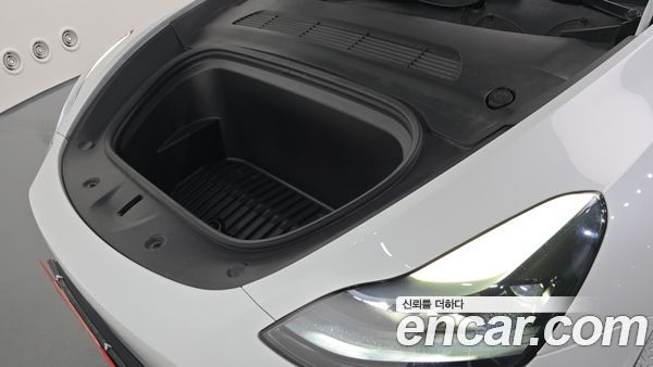 Tesla Model Y 2024, фото 6