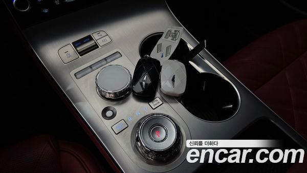 Genesis GV70 2025, фото 12