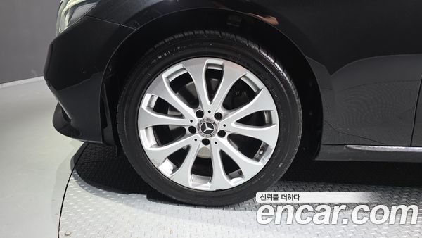 Mercedes-Benz E-Class 2020, фото 5