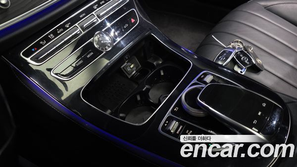 Mercedes-Benz E-Class 2020, фото 29
