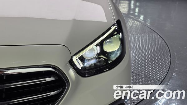 Mercedes-Benz E-Class 2021, фото 7