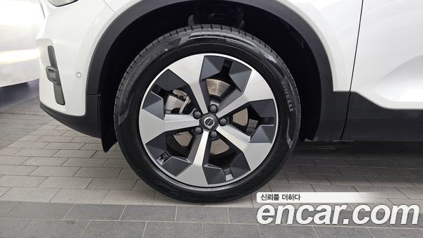 Volvo XC40 2023, фото 5