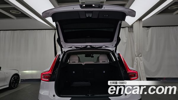 Volvo XC40 2023, фото 26