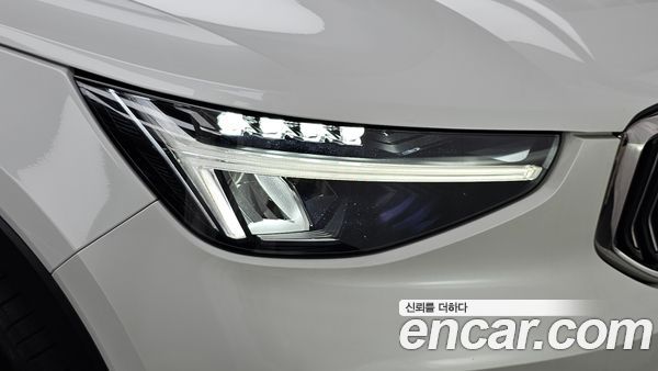 Volvo XC40 2023, фото 8