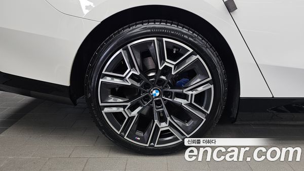 BMW 5 Series 2025, фото 5