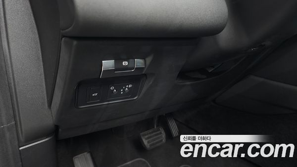 Land Rover Discovery Sport 2023, фото 29