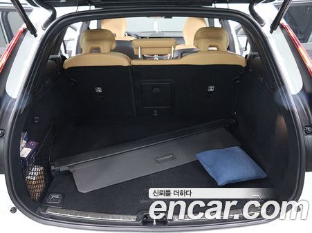 Volvo XC60 2025, фото 5