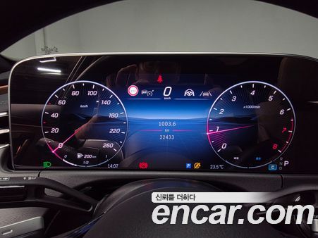 Mercedes-Benz E-Class 2025, фото 5