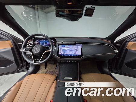 Mercedes-Benz E-Class 2025, фото 6
