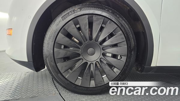 Tesla Model Y 2022, фото 4