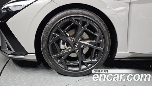 Hyundai Elantra 2025, фото 5