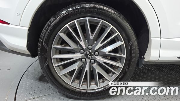 Audi Q3 2025, фото 5