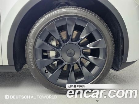 Tesla Model Y 2023, фото 5