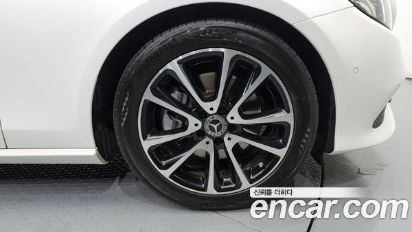 Mercedes-Benz E-Class 2020, фото 5
