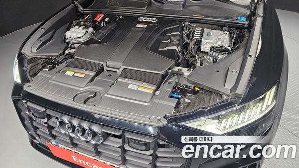 Audi Q8 2023, фото 6