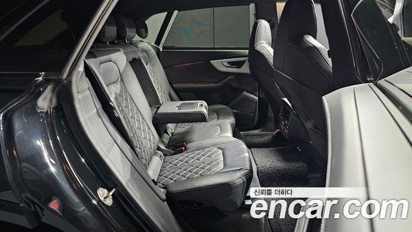 Audi Q8 2023, фото 12