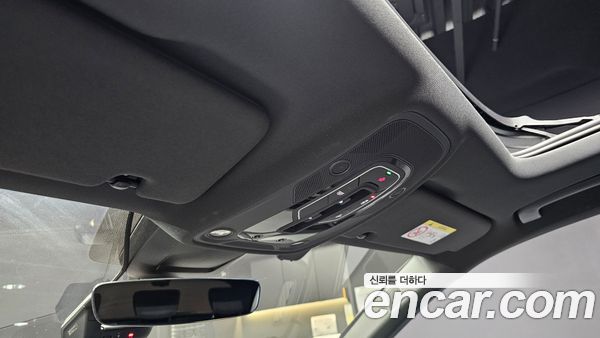 Audi Q8 2023, фото 18