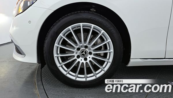 Mercedes-Benz E-Class 2023, фото 5