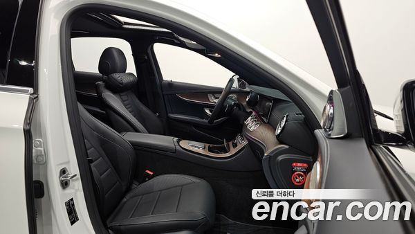 Mercedes-Benz E-Class 2023, фото 10
