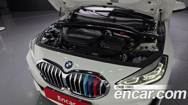 BMW 1 Series 2023, фото 6