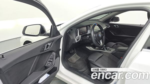 BMW 1 Series 2021, фото 10