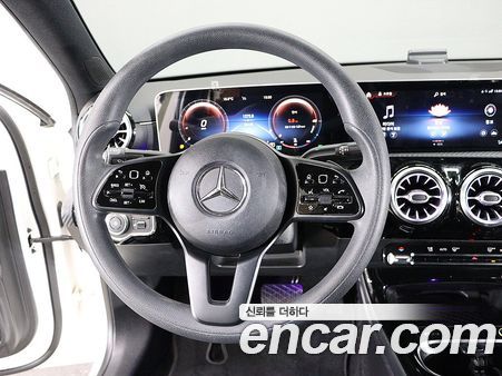 Mercedes-Benz A-Class 2020, фото 9