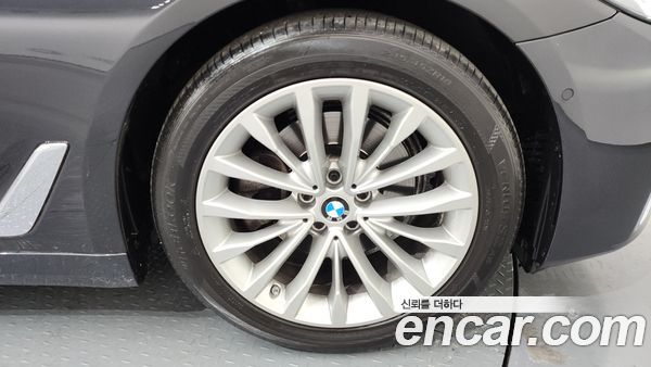BMW 5 Series 2021, фото 5
